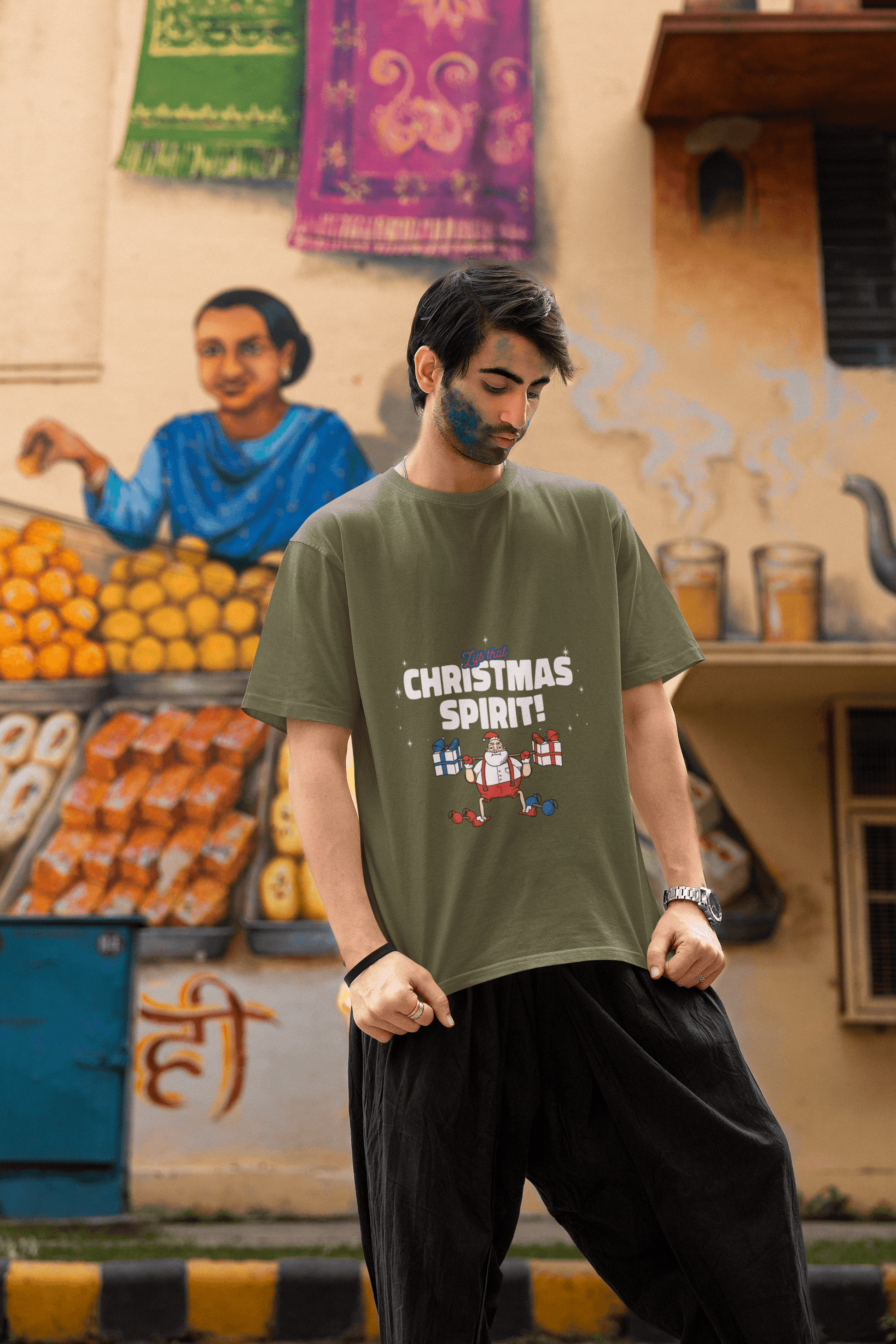 Christmas Spirit Men's Oversized T-shirt - Lyssian