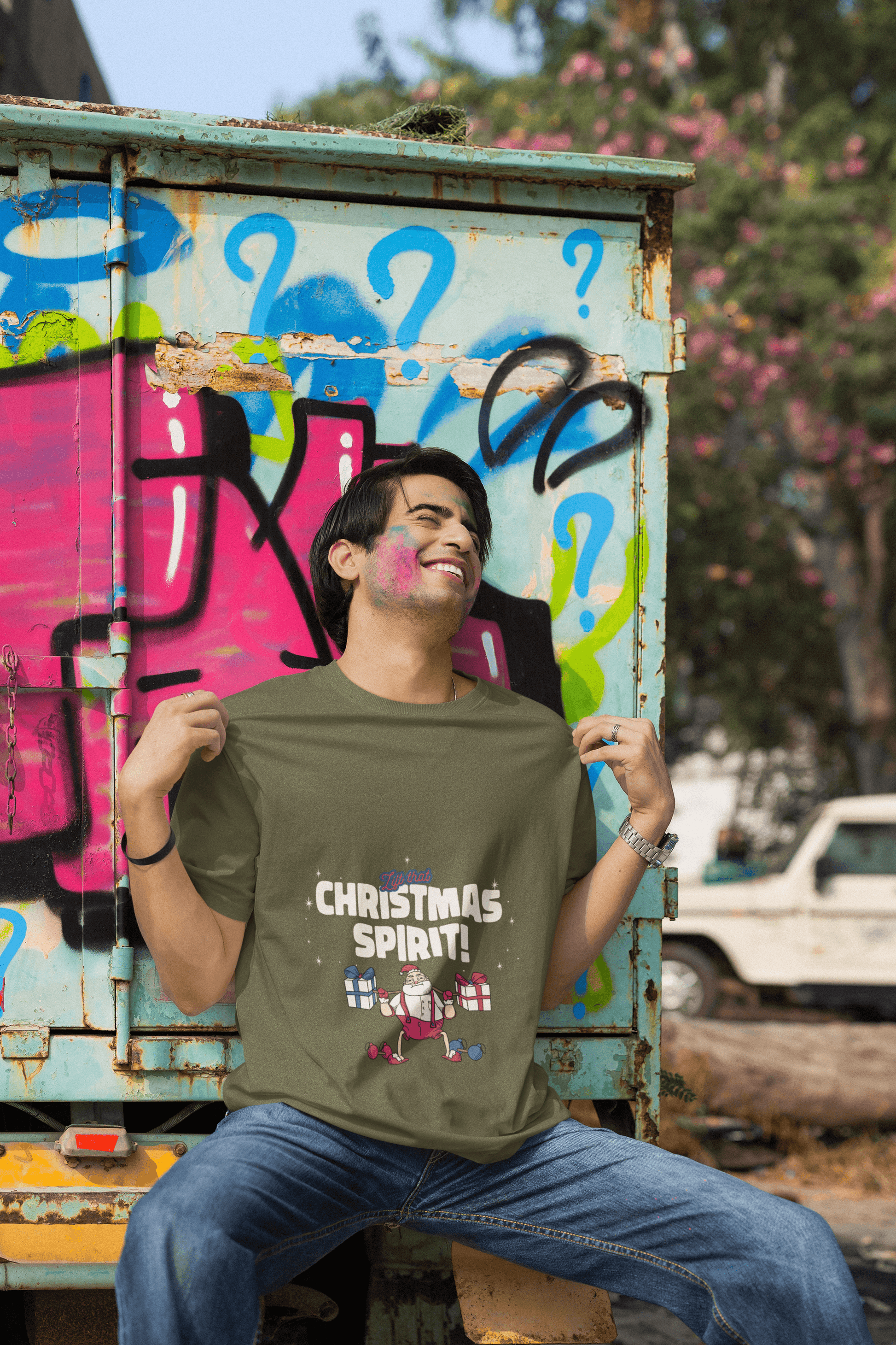Christmas Spirit Men's Oversized T-shirt - Lyssian