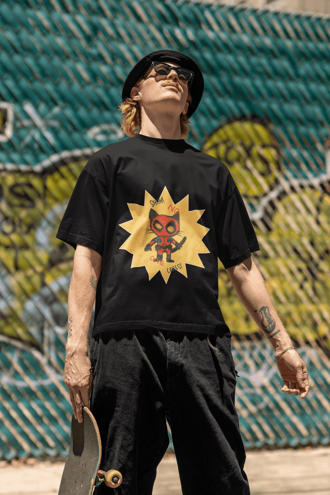 Deadpool Men's Oversized T-shirt - Lyssian