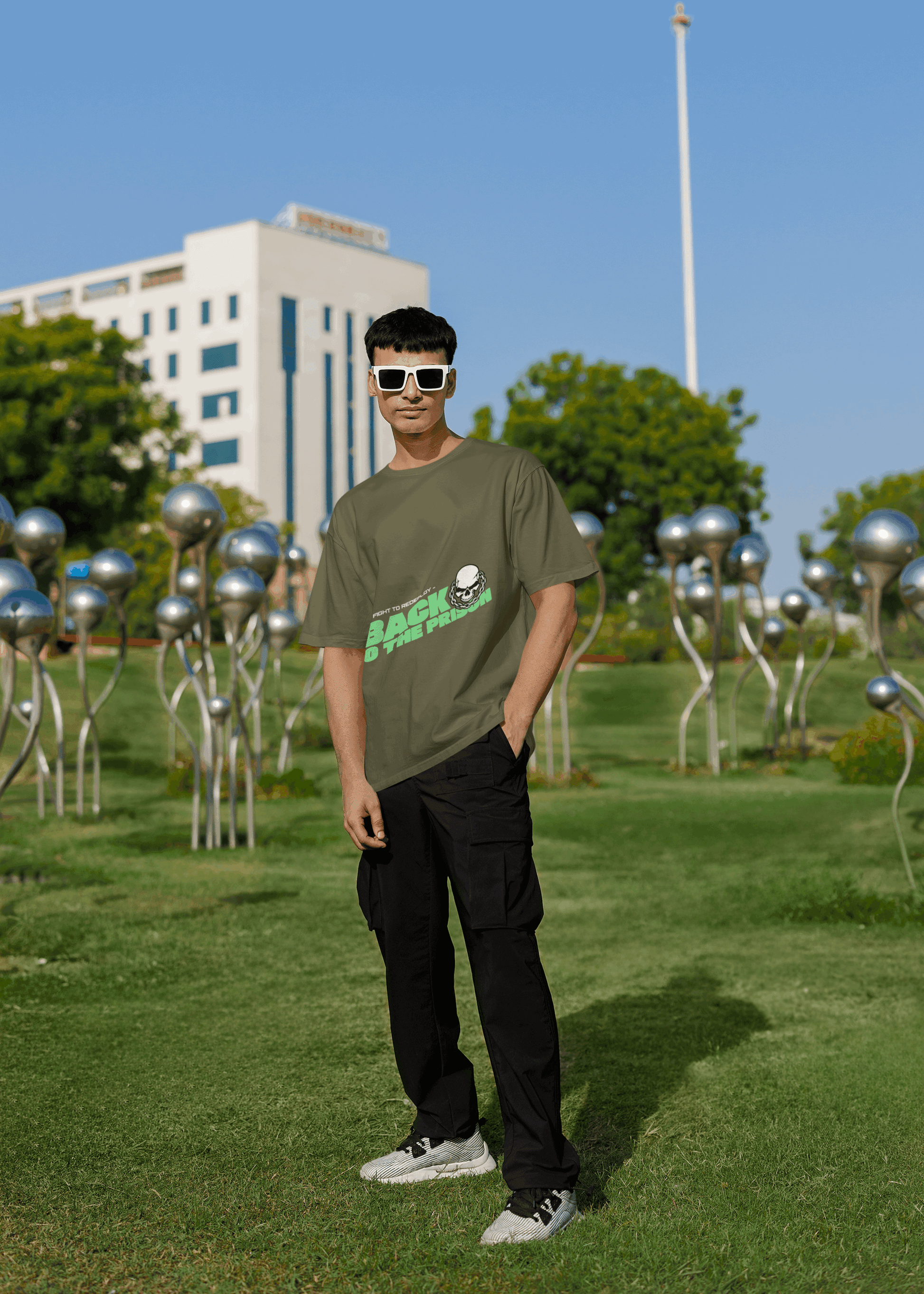 Back to Prison Men's Oversized T-shirt - Lyssian