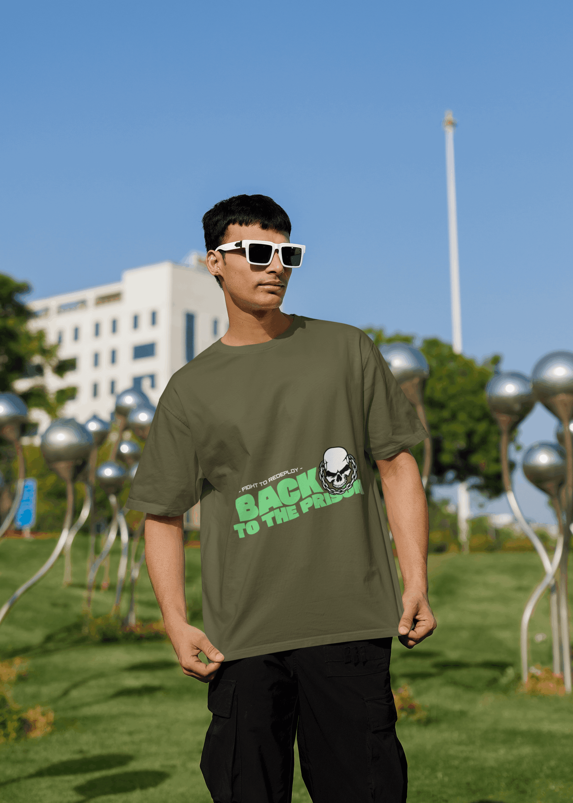 Back to Prison Men's Oversized T-shirt - Lyssian